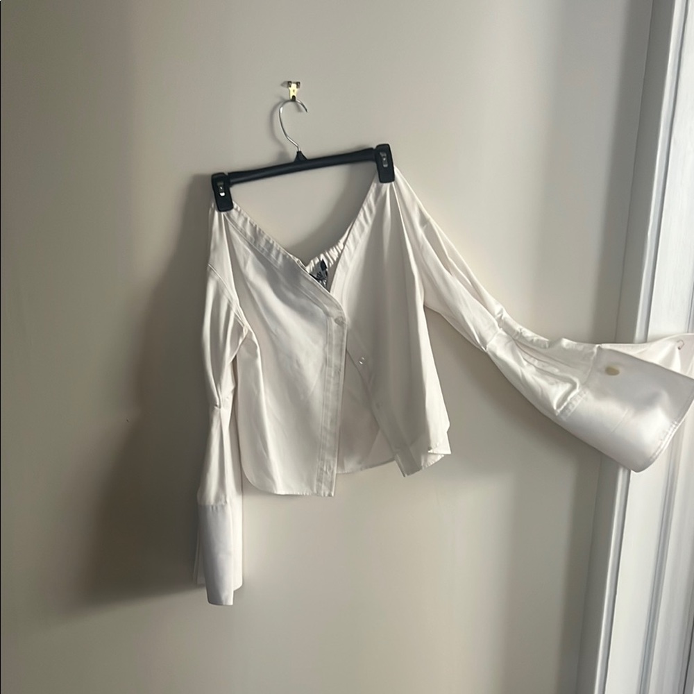 Jacquemus White Off-Shoulder Long Sleeve Blouse